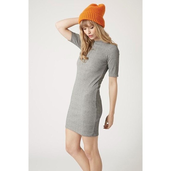Topshop Dresses & Skirts - Topshop Size 6 Ribbed Mini Bodycon Dress Gray Short Sleeve Pullover Minimalist